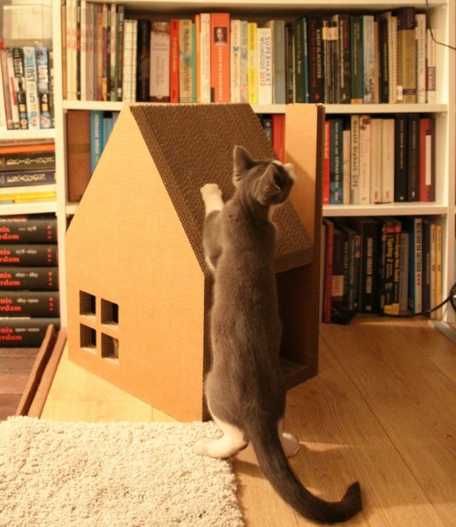 Škrabka na škrabadlo pre mačku ručne vyrábaná na streche Škrabka na strechu kartón ručne vyrobená malá mačka