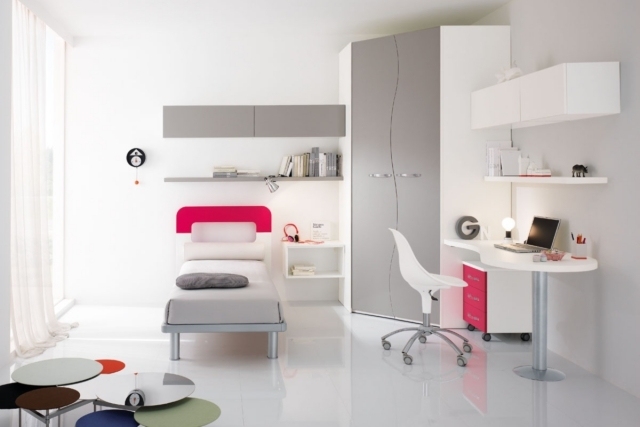 zariadenie detskej izby-uni-farby-biela-siva-cervena-akcenty