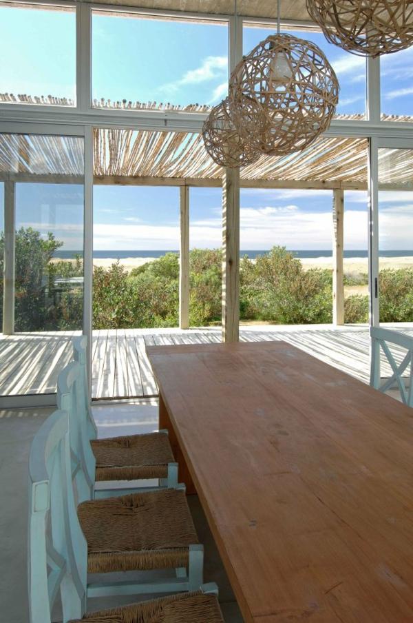elegantný dizajn v plážovom dome