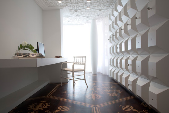 Kabinet-biely neobarokový štýl Kabinet-biely-neobarokový štýl