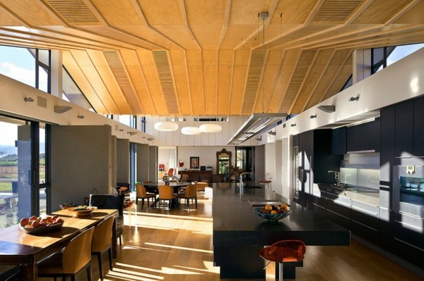 čierny jedálenský stôl-biely luster čierny-jedálenský stôl-biely-luster