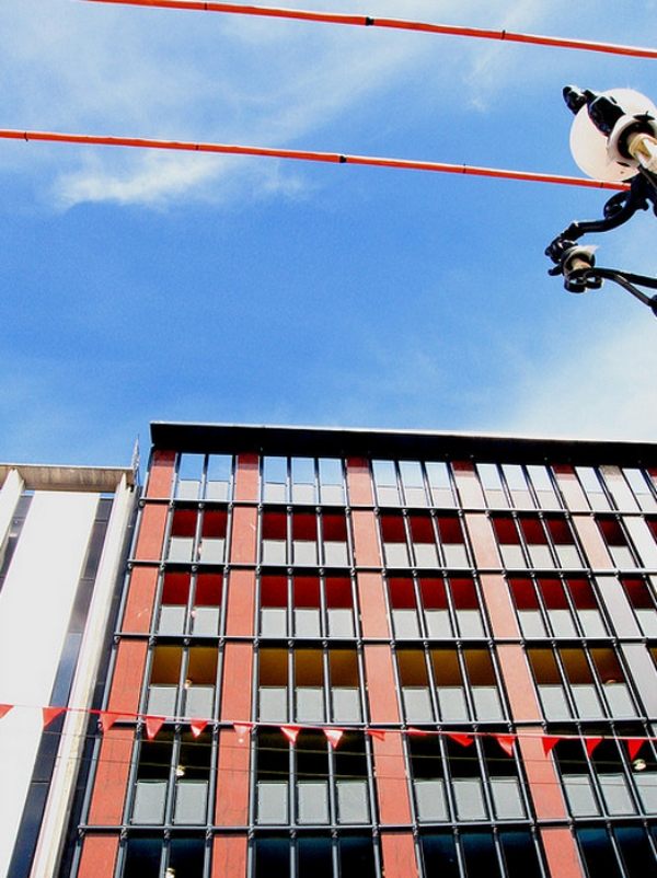 Cordova viacpodlažné parkovisko parkovisko Vancouver architektúra moderný exteriér