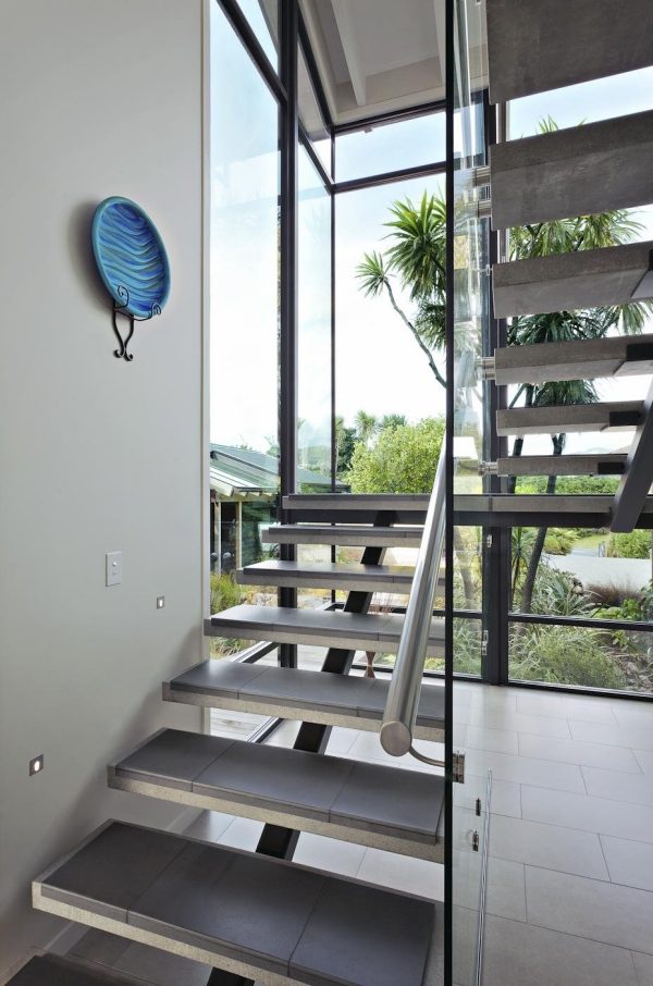 Schodisko moderná kamenná dekorácia na stenu