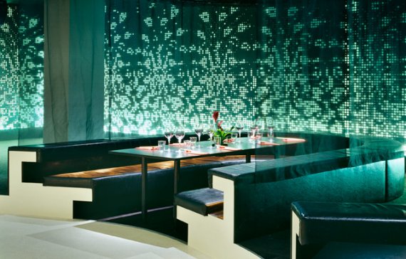 interiérový dizajn reštaurácie pávie perie