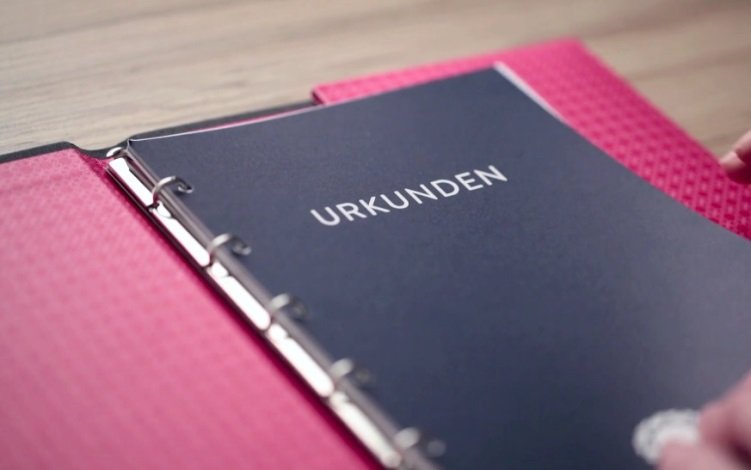 záznam o šľachtickej rodine, čo sa dodáva vo vnútri dokumentov