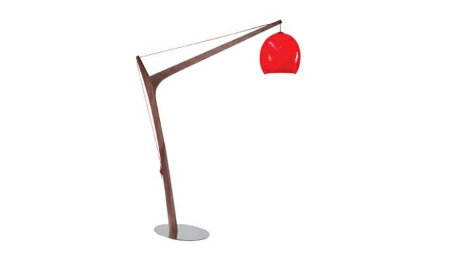 Stojacia lampa červené sklo drevené vysoké