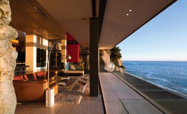 zasklená-fasáda-plážový dom-SAOTA