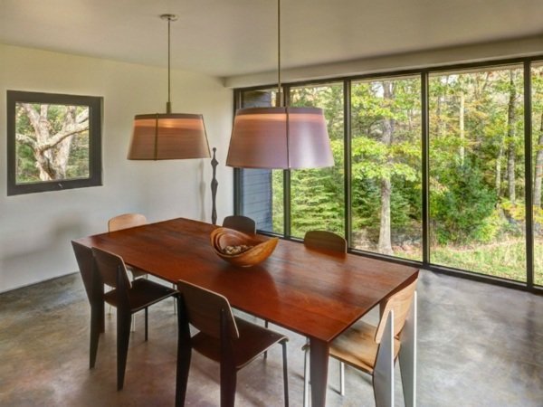 minimalistický dekor v obývacej izbe