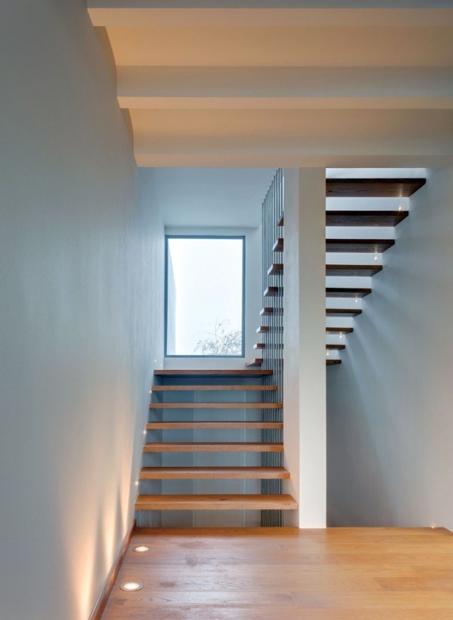 moderný dom JSa architektúra podlahové osvetlenie schodisko moderná obytná budova JSa architektúra poschodové schodisko