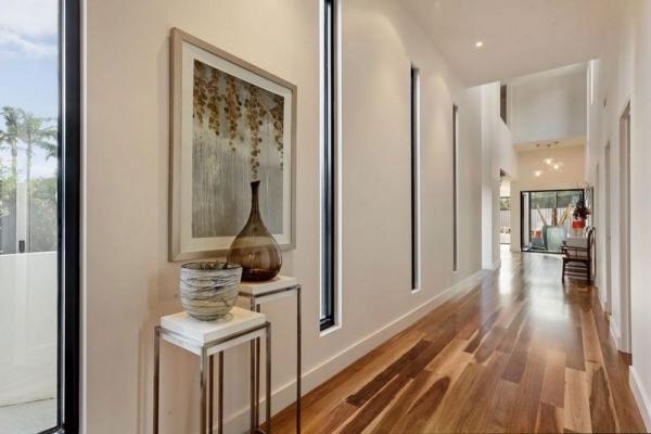 moderný dom v melbourne austrálii vstupná chodba moderná obytná budova melbourne austrália vstupná chodba