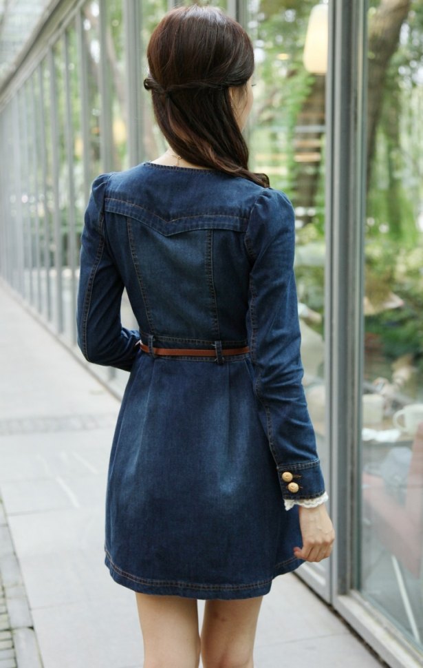 Džínsové šaty s tenkým koženým opaskom šaty-denim-tmavo-modré-krátke-2014