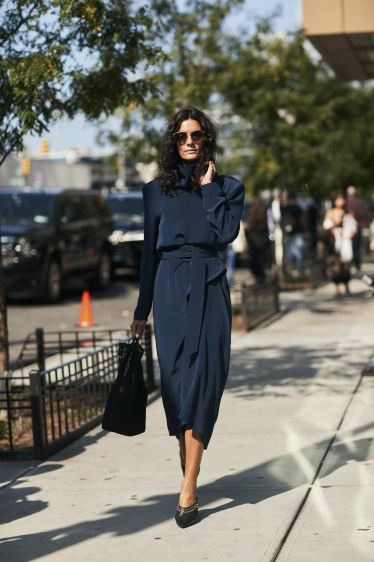 Rúškové šaty kombinujú blúzkové šaty so zimnými šatami