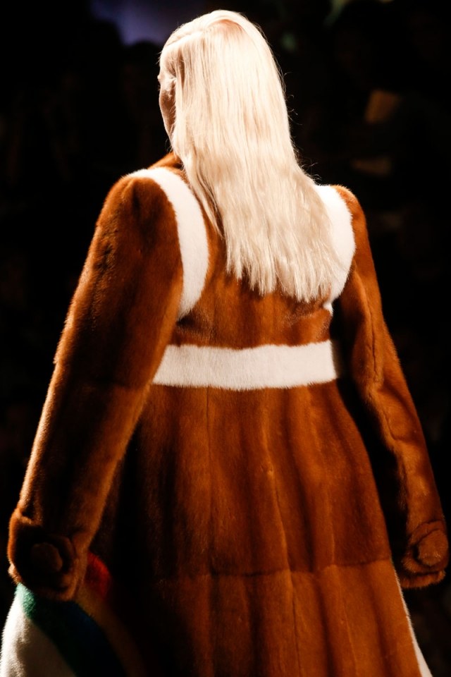 Dizajn zimného kabátu z farieb eko kože-módna prehliadka prada 2014-jar-leto ekologická koža pestrofarebná zafarbená módna prehliadka Prada 2014 dámske oblečenie