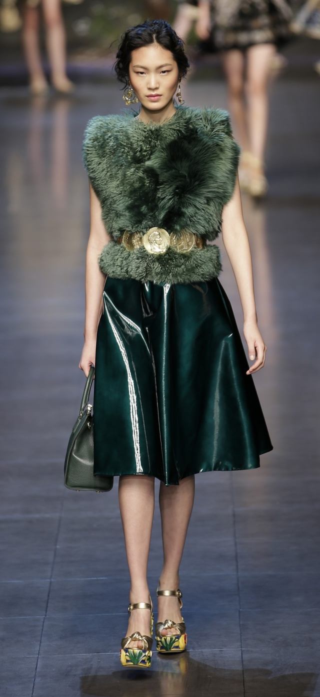 módna prehliadka dolce gabbana jar-leto 2014-milánsky týždeň módy farby dolce gabbana módne trendy jar-leto 2014 milánsky týždeň módy