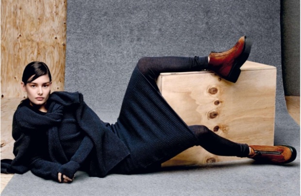 Ophelie Guillermand za odevy pletené v Rusku Vogue 2014 Modne-trendy-jesenne-zimne-2014-vogue-titulny-obrazok-rusko-trendove-kozacky-koza-platforma