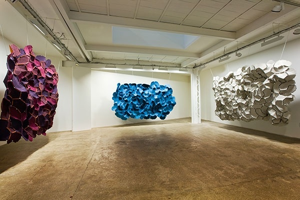 Dizajn mraku v miestnosti Mraky stropný dizajn drevená podlaha