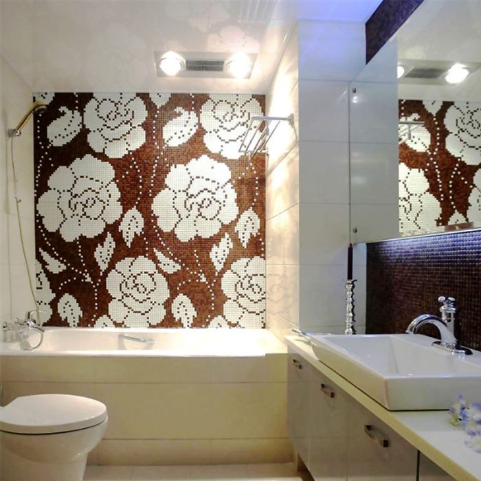 Ružová mozaika zdobí stenu kúpeľne kúpeľňa-mozaika-obklady-hnedá-biela-ruža-ilustrácia