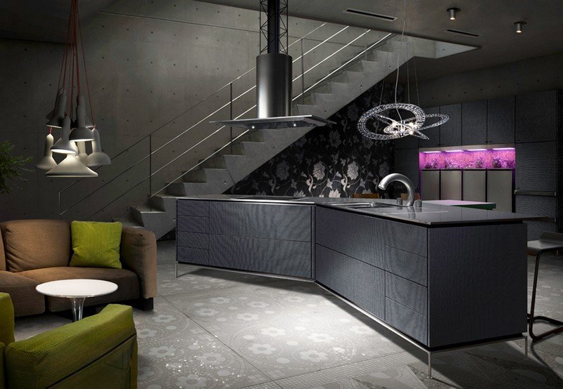 Mozaikové dlaždice v kuchyni ružovo-splashback-skrinka-osvetlenie-podlaha