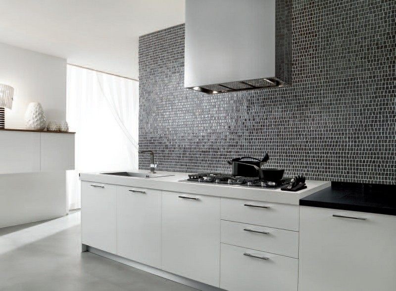 Mozaikové dlaždice-kuchyňa-biela-šedá-kuchyňa nápady na zadnú stenu
