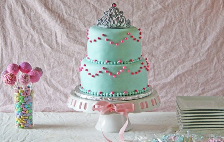 dievča-princezná-perla-korunka-guľatá