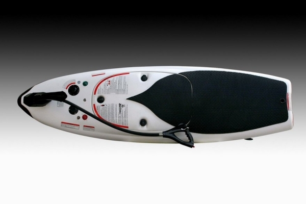 biela červená motor designer surfová doska jetsurf biela červená surfová doska pre návrhárov motorov od jetsurf