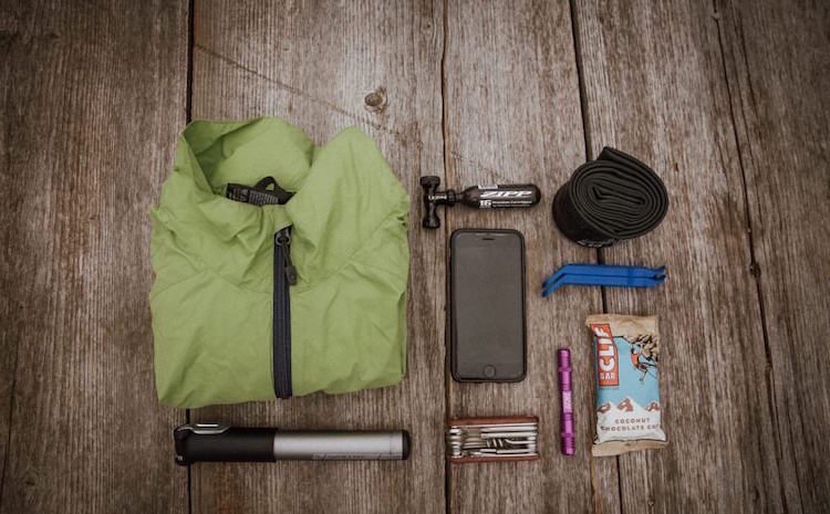 príslušenstvo pre horské bicykle vybavenie pre horské bicykle dôležité súpravy na cesty na bicykel diely cyklistická bunda do dažďa mobilný telefón