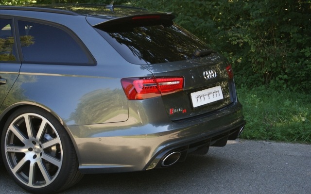 Audi RS6 Avant 2014 ľavá strana zadná Audi RS6 Avant vľavo vzadu