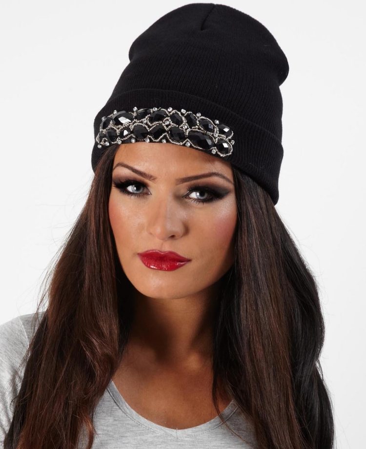 Okoreňte klobúky-nápady-čierne klobúky-chat-kamienky