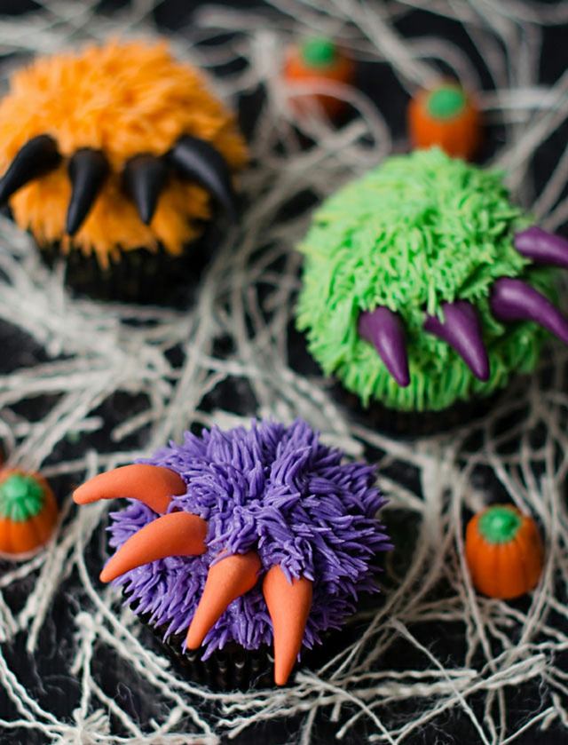 Pazúrové muffinové puzdrá na Halloween