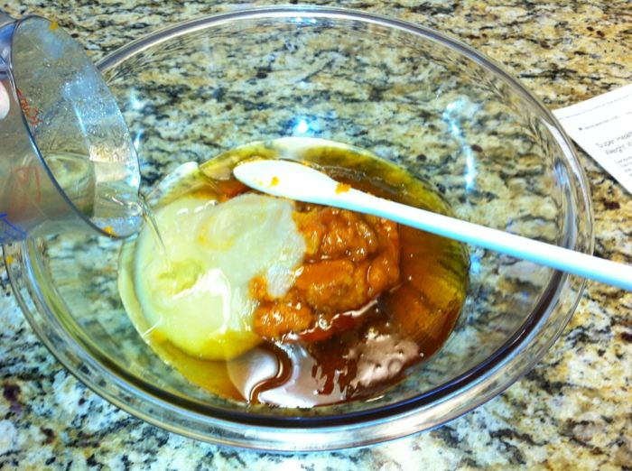 Zmiešajte misku na pečenie-mix-v-skle