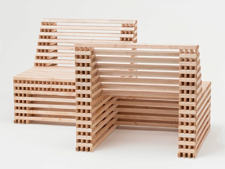 nábytok-drevo-malé-sedadlo-myšlienka-opak-čítanie-kútik-zábava