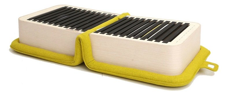 dizajnové kreslo s lamelovým roštom čierny nápad na posteľ pre hostí