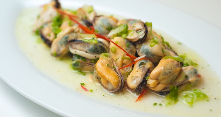 Zálievka do mušľového šalátu s receptom na biele víno