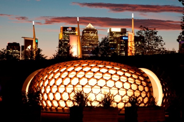 Inovatívne materiály Architektúra-dizajnový pavilón-Kebony Drevo žije