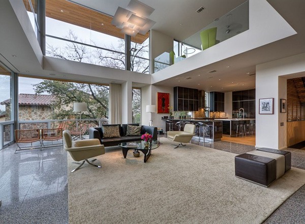 Pasívny solárny dom v Texase - moderný domáci dizajn - obývačka