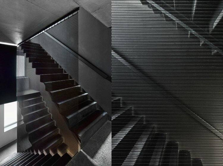 udržateľná budova malý priestor schody mriežka čierna