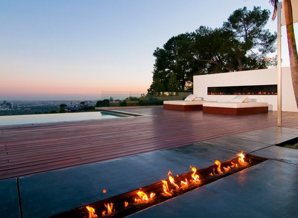 obdĺžnikový krb integrovaný v podlahe