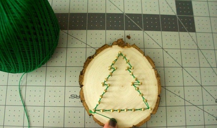 sláčikové umenie vianočné drotárstvo si vlastnoručne vyrobené nite výtvarné šablóny obrázky nití obrázky priadza omotať zelenou