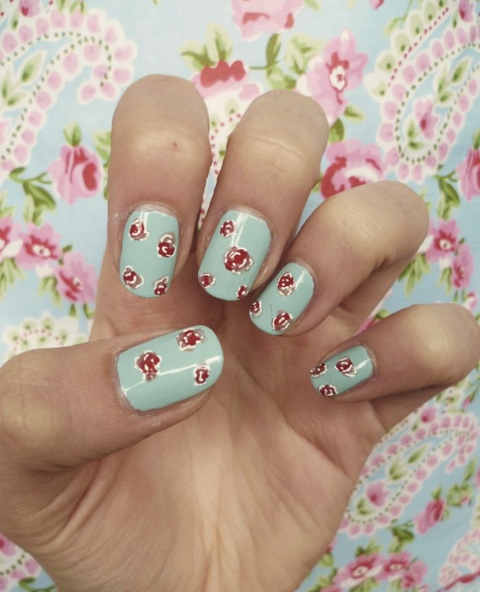 Dizajn-kvetinový-obrázky-vintage-efekt-pastelové-farby-zeleno-modro-podkladový kabát