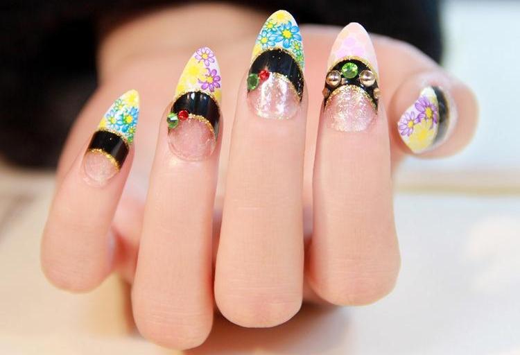 Trend-lak-nechty-vzory-2014-francúzska manikúra-ihličkové-vinobranie-kvetinové-nechty-šperky