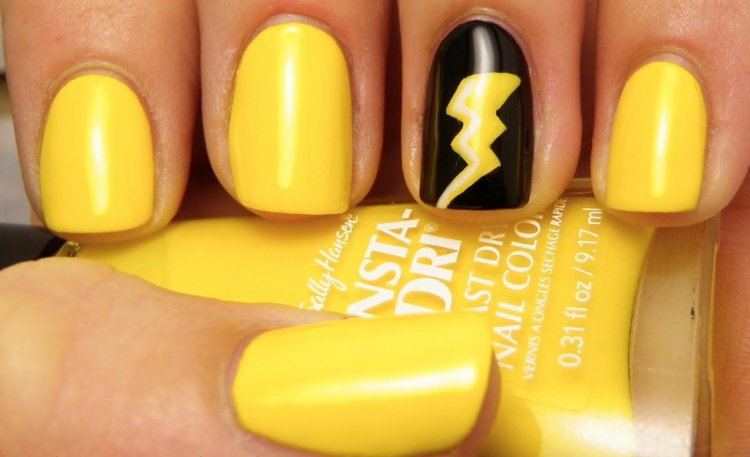nail-design-yellow-flash-image-shimmer-nail-polish-care