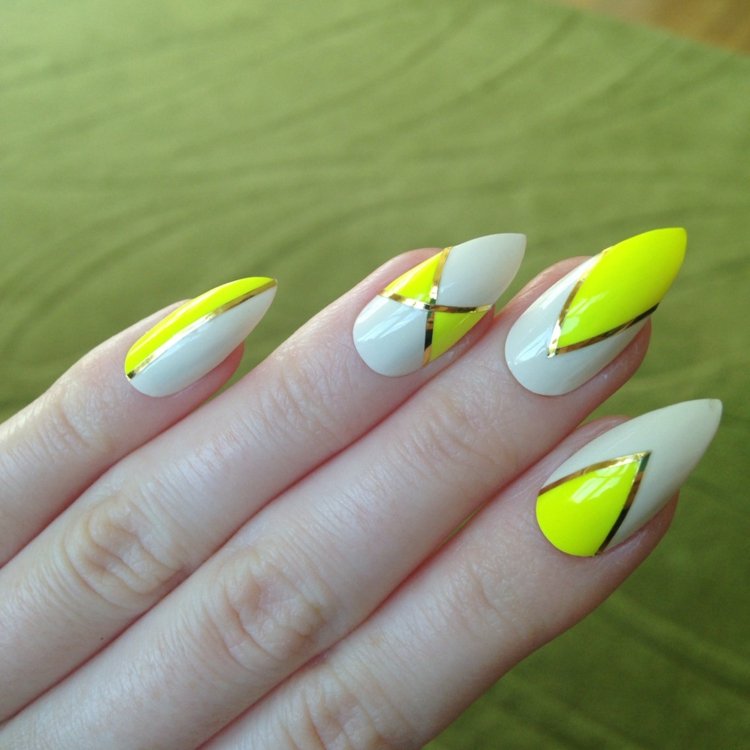 nechtový dizajn-v-žlto-neónových-ihličkových-zlatých prúžkoch-biely-lak