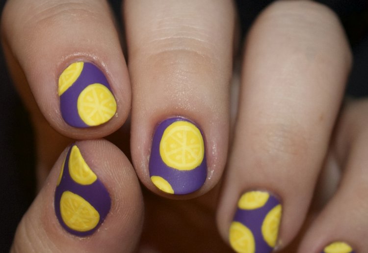 nechtový dizajn-žlté-kruhy-purpurové-pozadie-citrónové-obrázky-leto