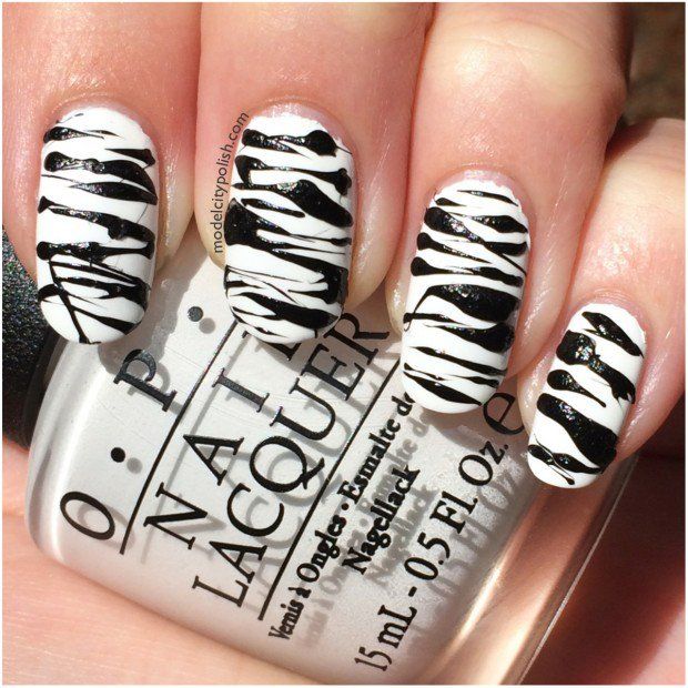 nechtový dizajn-čierna-biela-farba-postrek-chaotický