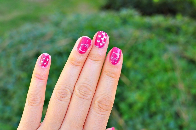 Jednoduché motívy pečiatky na nechty motívy na pečiatky nechtov-hviezdy-srdcia-ahoj-mačiatka-dizajn nechtov-urob si sám