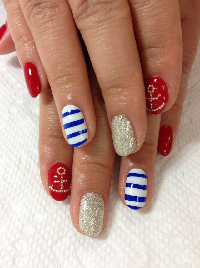 nechtový dizajn-námorné-motívy-leto-pruhy-kotva-červeno-bielo-modrá