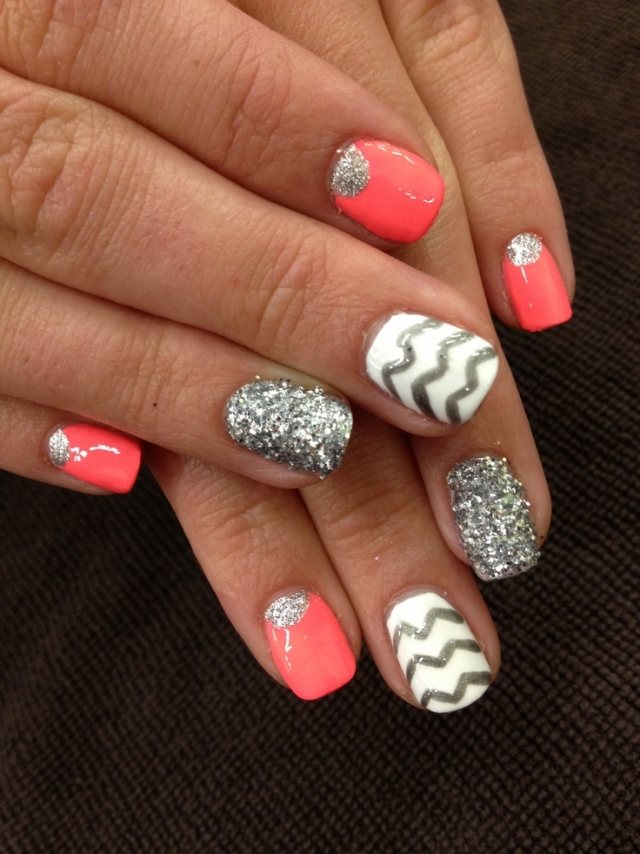 slnečné nechty-koral-farba-farba-strieborná-trblietavá-farba