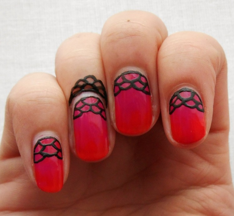 trend 2016 dizajn nechtov čipka vzor čierna tetovanie henna