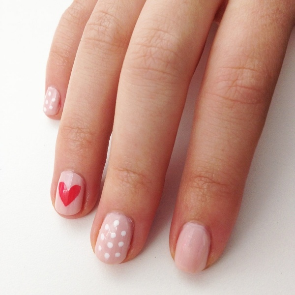 Ihlový dizajn na úpravu štýlu malých bodiek a motívu srdca Nail-art-design-nail-design-valentínsky-so-srdiečkami
