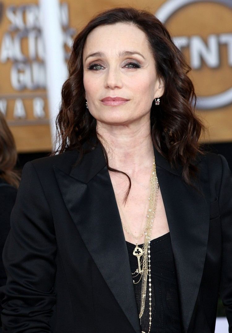 Účesy pre ženy s prirodzenými kučerami a dlhými vlasmi